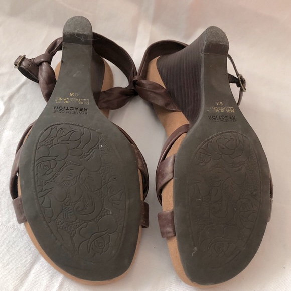 Kenneth Cole Reaction Wedge Sandals - Picture 6 of 7